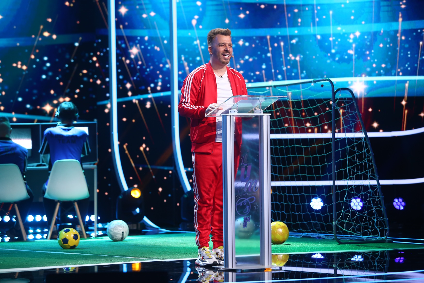 Ediție specială „iRoast”, înainte de meciul România-Elveția. Florin Răducioiu, Helmuth Duckadam, Florin Gardoş şi Ion Crăciunescu, invitați speciali