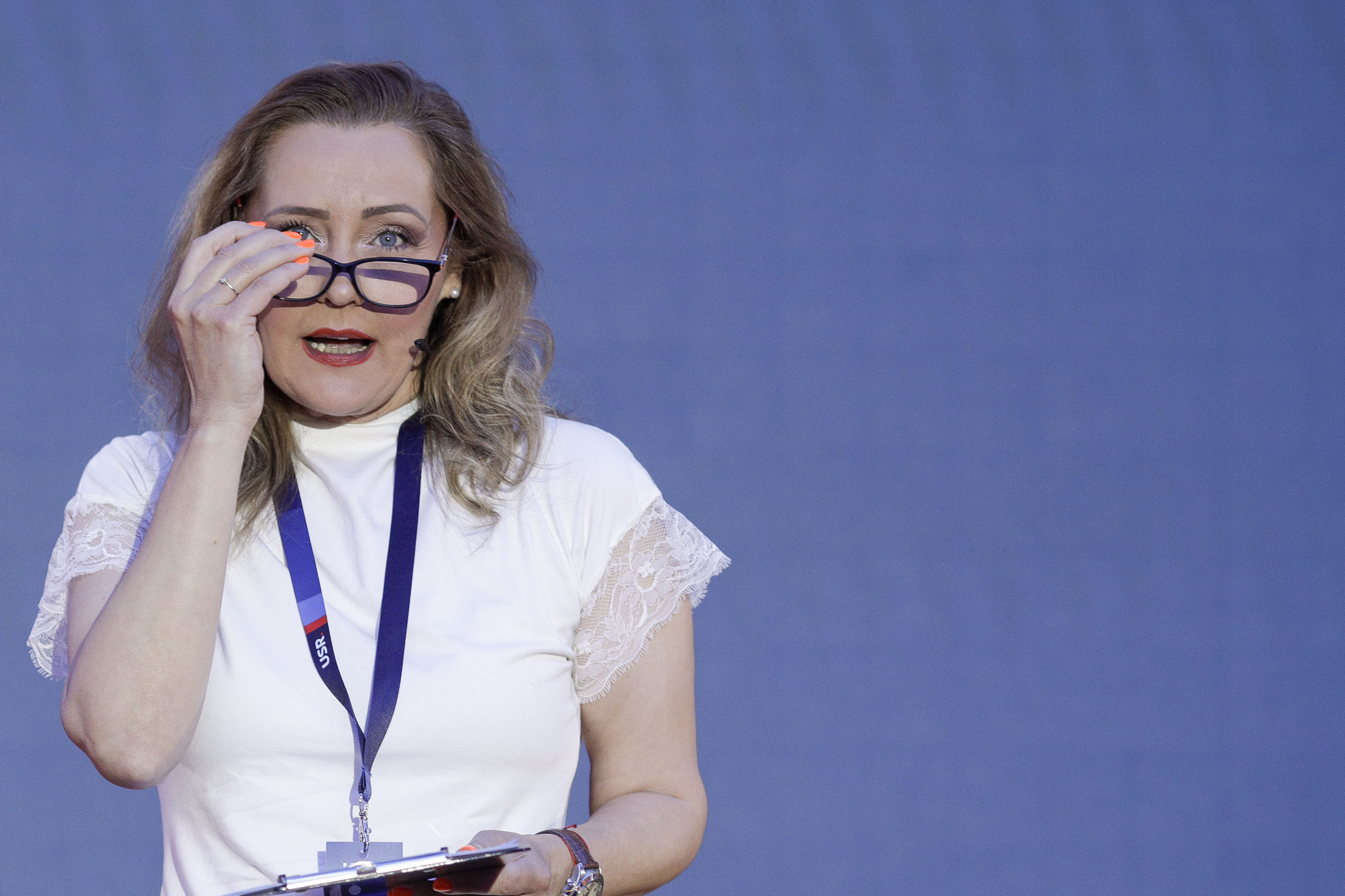 Elena Lasconi e oficial candidata USR la președinția României: apel către partidele de dreapta și Nicolae Ciucă pentru susținere împotriva PSD
