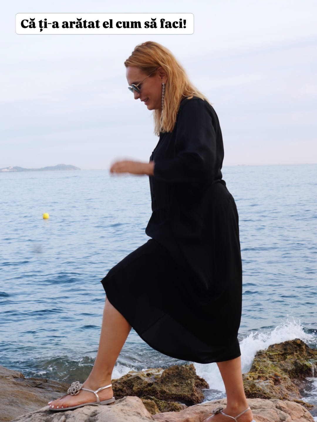 Andreea Esca, imagini virale de la mare. Ce spune vedeta despre înălțimea ei