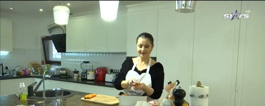 Cât costă borcanul de zacuscă făcută de Gabriela Cristea în casă. Vedeta s-a lansat în afaceri. „Vreau să vă arăt câteva produse”