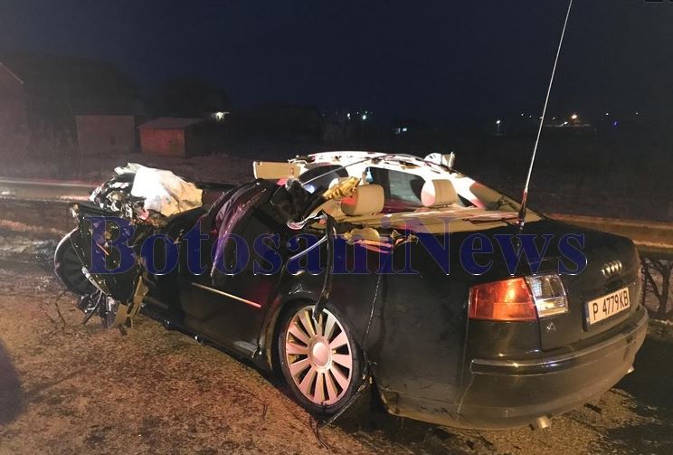 Accident înfiorător în județul Botoșani. Un tânăr, pasager într-o mașină, a murit nevinovat după ce șoferul a lovit o remorcă / FOTO&VIDEO