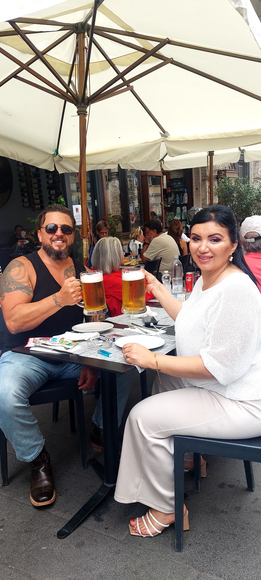 Adriana Bahmuțeanu și George Restivan s-au despărțit. Prezentatoarea TV a spus motivul pentru care au ajuns la divorț. „A fost frumos, autentic”