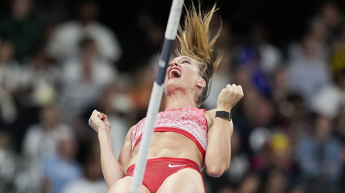 Atleta celebră pe OnlyFans Alysha Newman a cucerit bronzul olimpic la săritura cu prăjina și a celebrat cu un „twerk” pe pistă