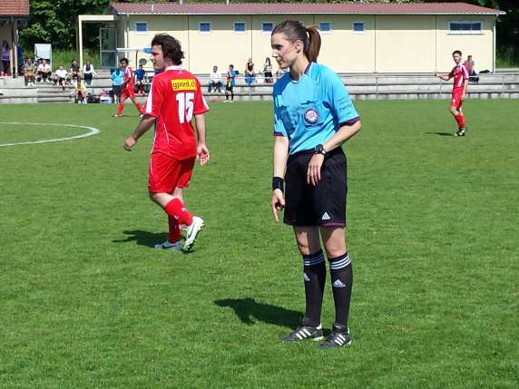 Femeile care îi ”îmblânzesc” pe fotbaliști. Cele mai sexy arbitre din lume. Românce în top! / FOTO&VIDEO