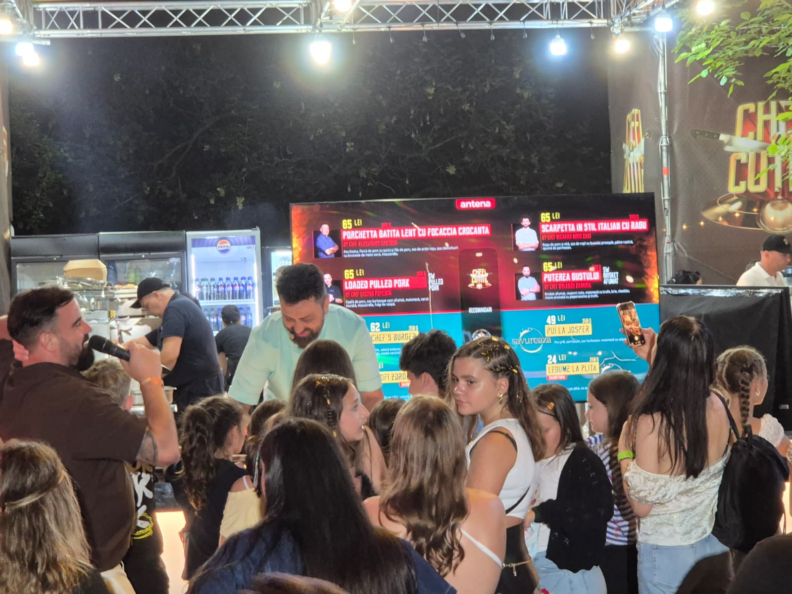 Cât costă preparatele juraților „Chefi la cuțite” la Summer Well 2026: „Explozie de bucurie”. Ce poți mânca în ultima zi de festival