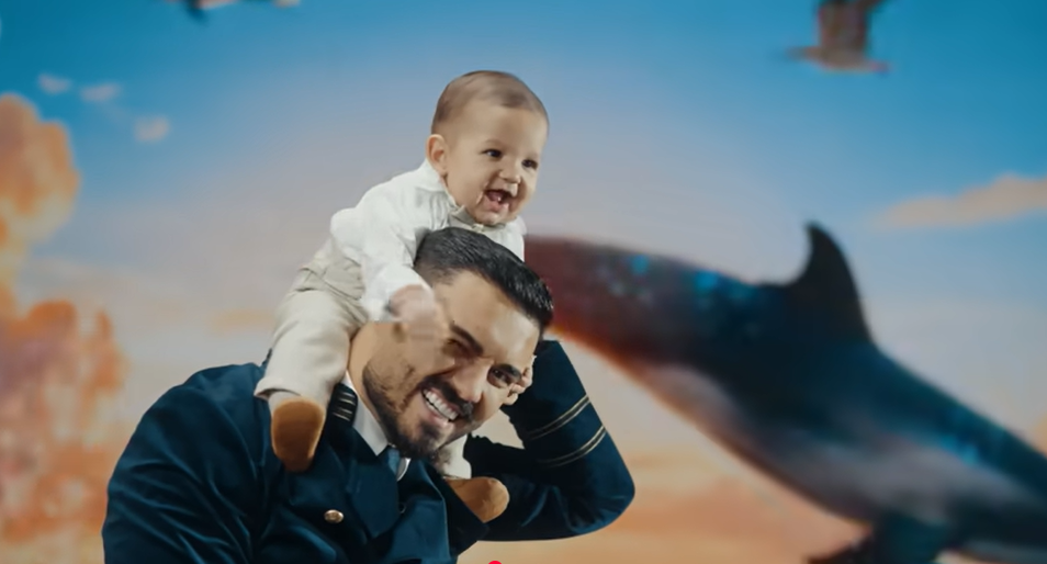 Primele imagini cu chipul băiețelului Oanei Ciocan și al lui Jador. Artistul l-a prezentat tuturor pe Avraam. Cu cine seamănă micuțul! „Cea mai mare fericire”