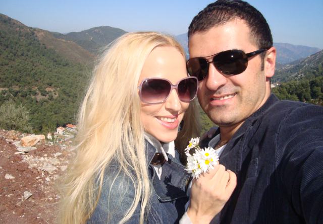 Anca Neacșu, cu ochii în lacrimi în ziua divorțului: „Îmi tremură picioarele”. S-a despărțit de soțul ei după 10 ani de căsnicie