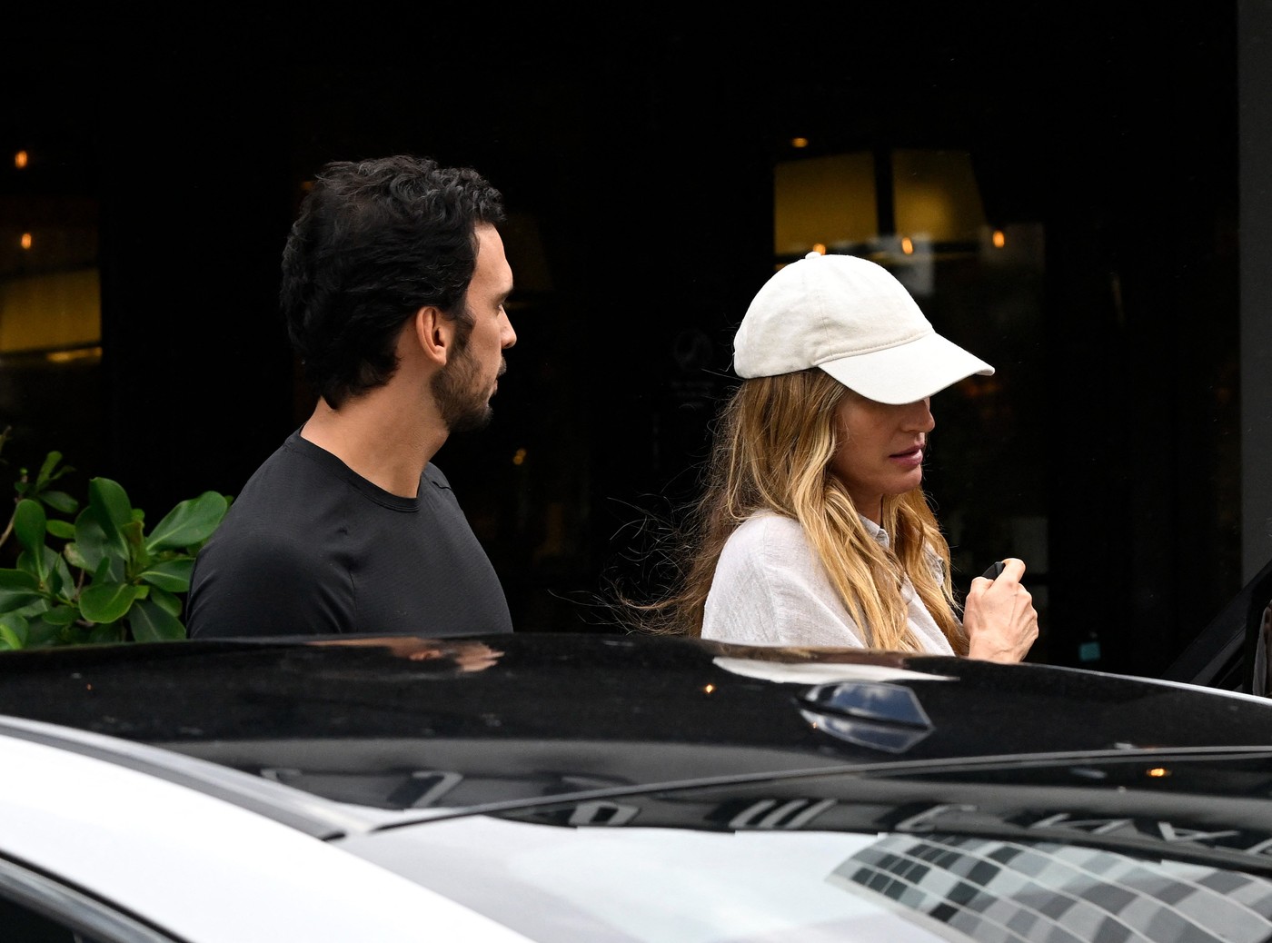 Gisele Bundchen a născut la 44 de ani. E al treilea ei copil, dar primul cu actualul iubit