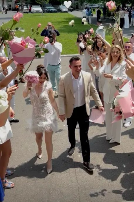 Imagini de la cununia fiicei lui Mugur Mihăescu. Ivona s-a căsătorit cu alesul inimii sale