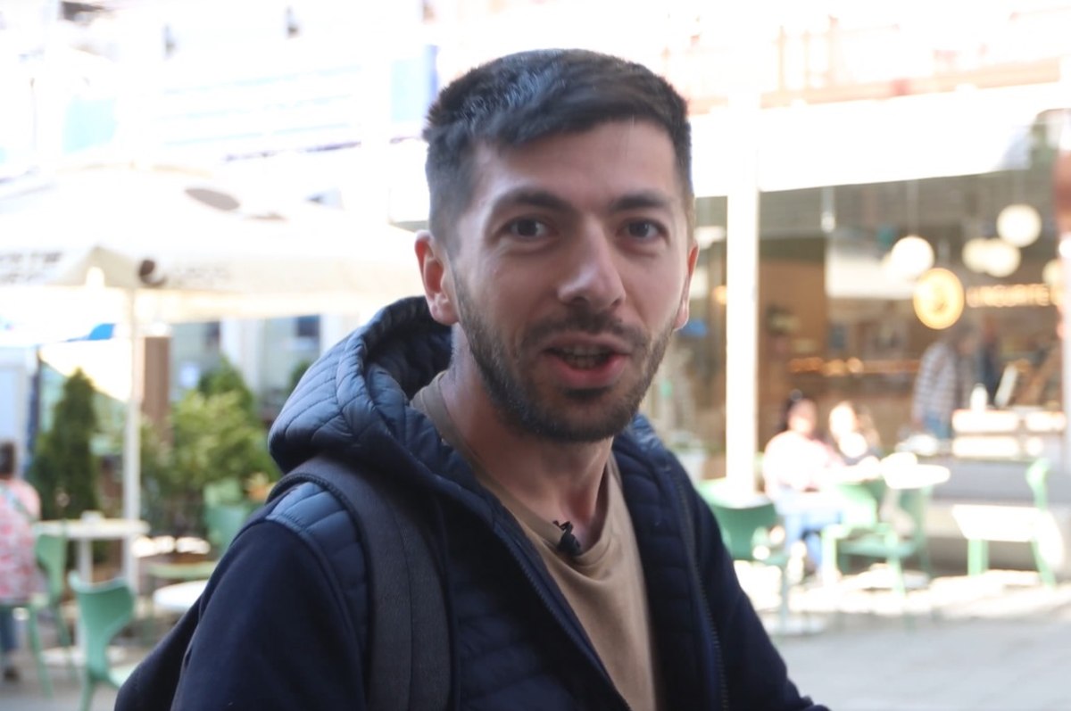 Mircea Bravo filmează pentru noua sa comedie la Cluj. Cum e intitulată și când va avea loc lansarea: „Abia așteptăm reîntâlnirea cu publicul”