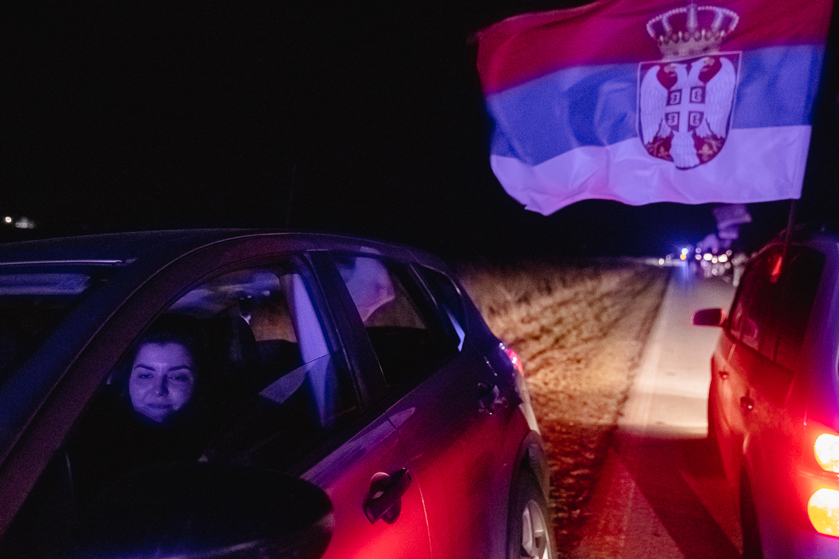 Cum protestează studenții sârbi prin marș și de ce strigă numele Laurei Kovesi