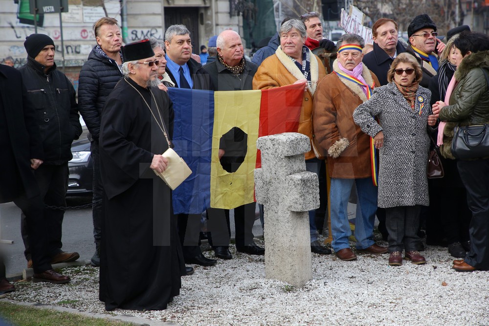 Preşedintele Iohannis a participat la ceremonia dedicată victimelor Revoluţiei, în Piaţa Universităţii / FOTO&VIDEO