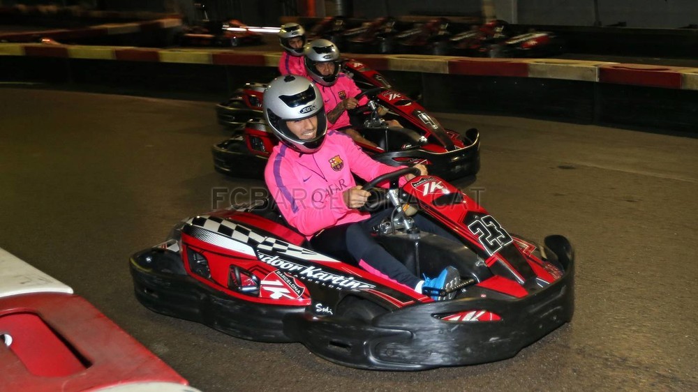 FOTO&VIDEO / "Extratereştrii" s-au distrat la karting