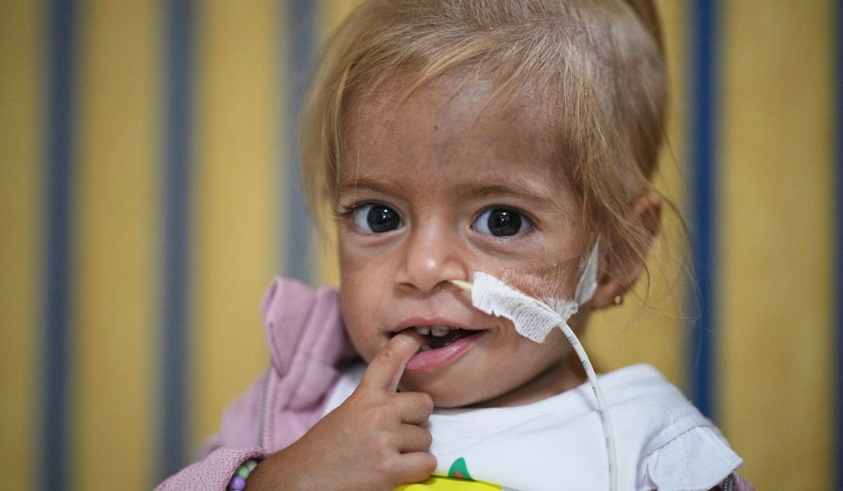 Povestea fetiței de 2 ani evacuată din Gaza și salvată de medici în Italia în ultimul moment: cântărea doar patru kilograme