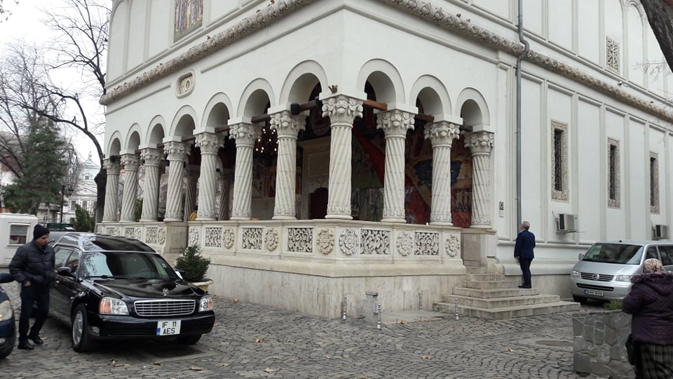 FOTO/ Actorul Dorel Vișan, la înmormântarea ziaristului George Stanca. “Era nemulțumit de el și de alții“