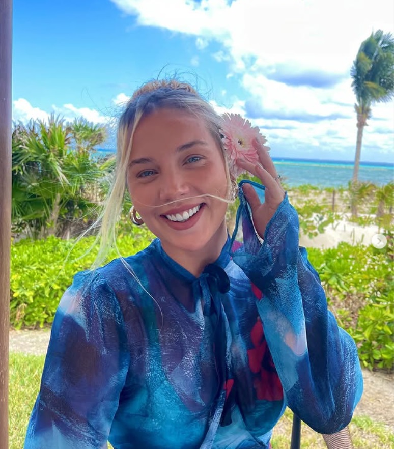 Oana Chelaru, artista română celebră în Ecuador, operată de urgență: „Am fața umflată”