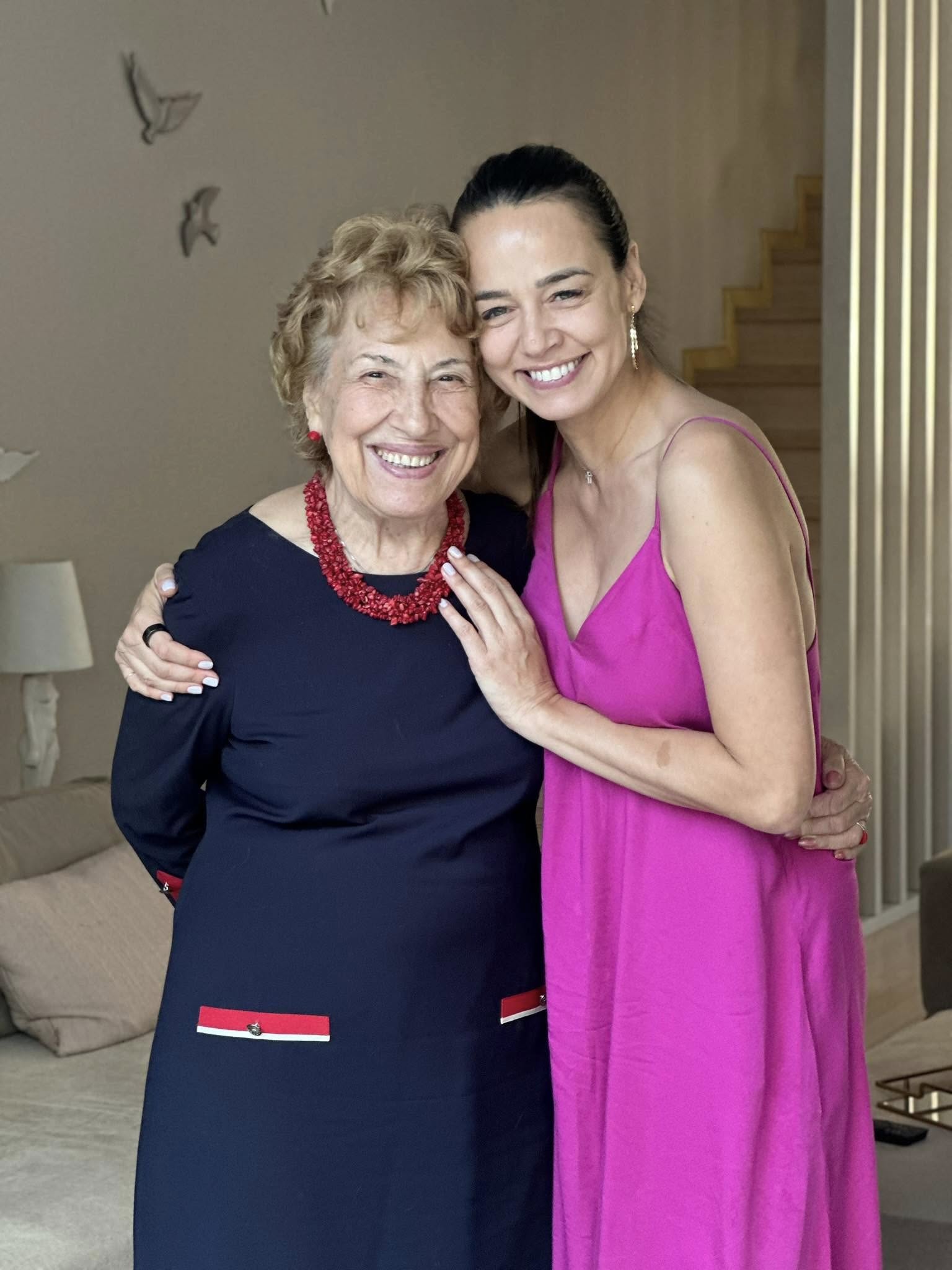 Imagini rare cu mama Andreei Raicu, care are 85 de ani și „probleme la genunchi și coloană și uneori se mișcă greu”. Dezvăluiri și despre tatăl ei