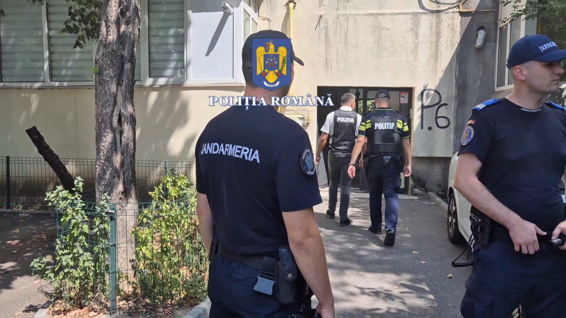 Un bărbat din Craiova și-a omorât soția și apoi s-a baricadat în apartament. Ce a făcut la sosirea Poliției