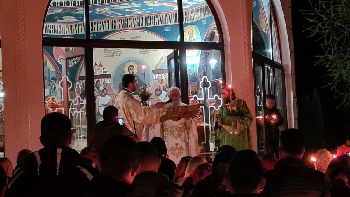 Peste 1.500 de oameni, la slujba de la Mănăstirea Gorovei, în Botoșani