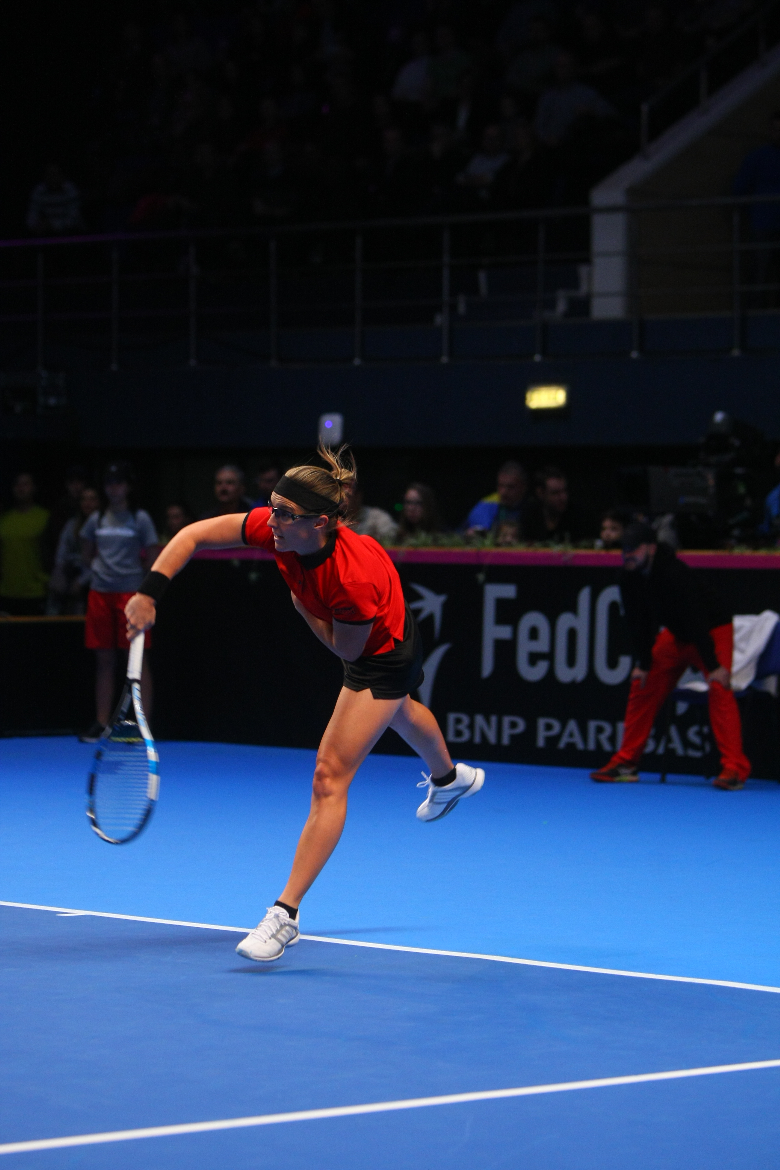 România a fost învinsă de Belgia, în primul tur al Grupei Mondiale II din Fed Cup. Irina Begu a jucat la simplu, dar a pierdut în setul decisiv. Reacții  | FOTO & VIDEO