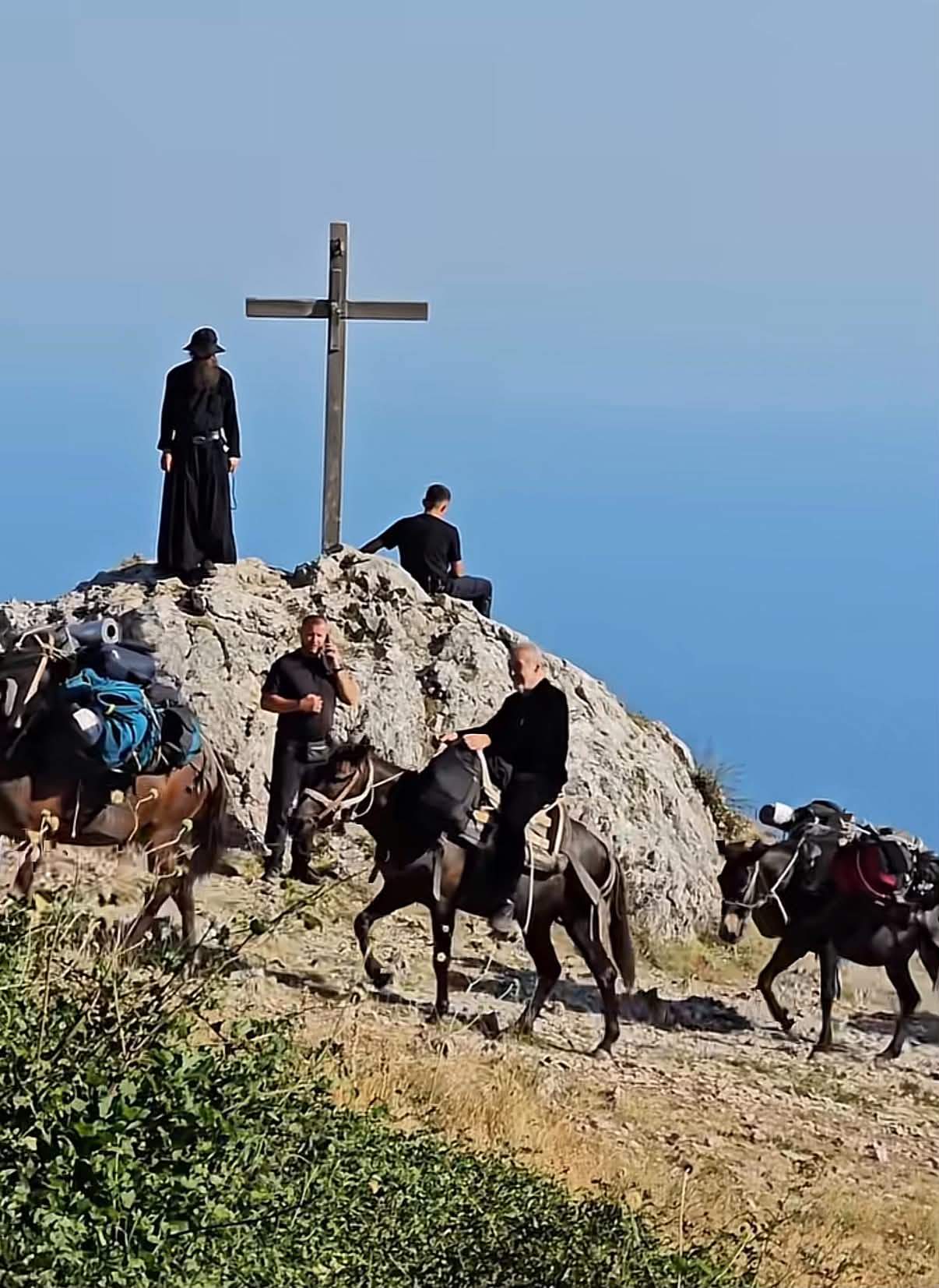 Imagini inedite cu Gigi Becali călare pe măgar în Grecia. Filmarea a ajuns virală: „Am vrut să mă dau șmecher”