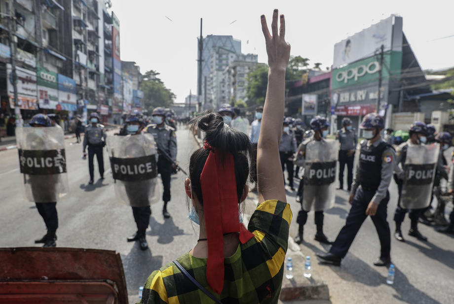 Proteste în Myanmar, după lovitura de stat. Armata a tăiat accesul locuitorilor la internet