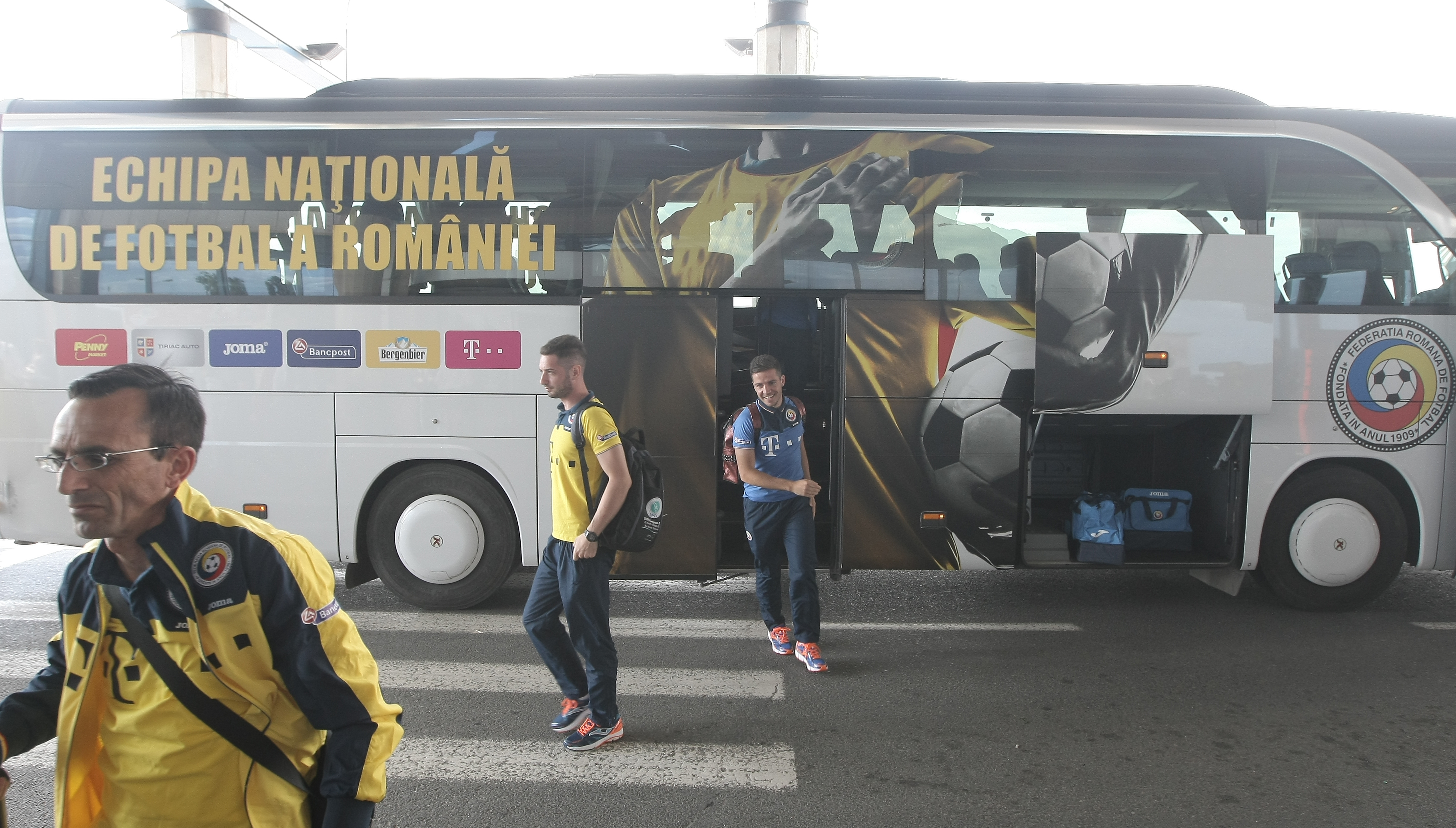 Anghel Iordănescu l-a luat pe Denis Alibec în cantonamentul din Italia. Selecționerul, absent | GALERIE FOTO