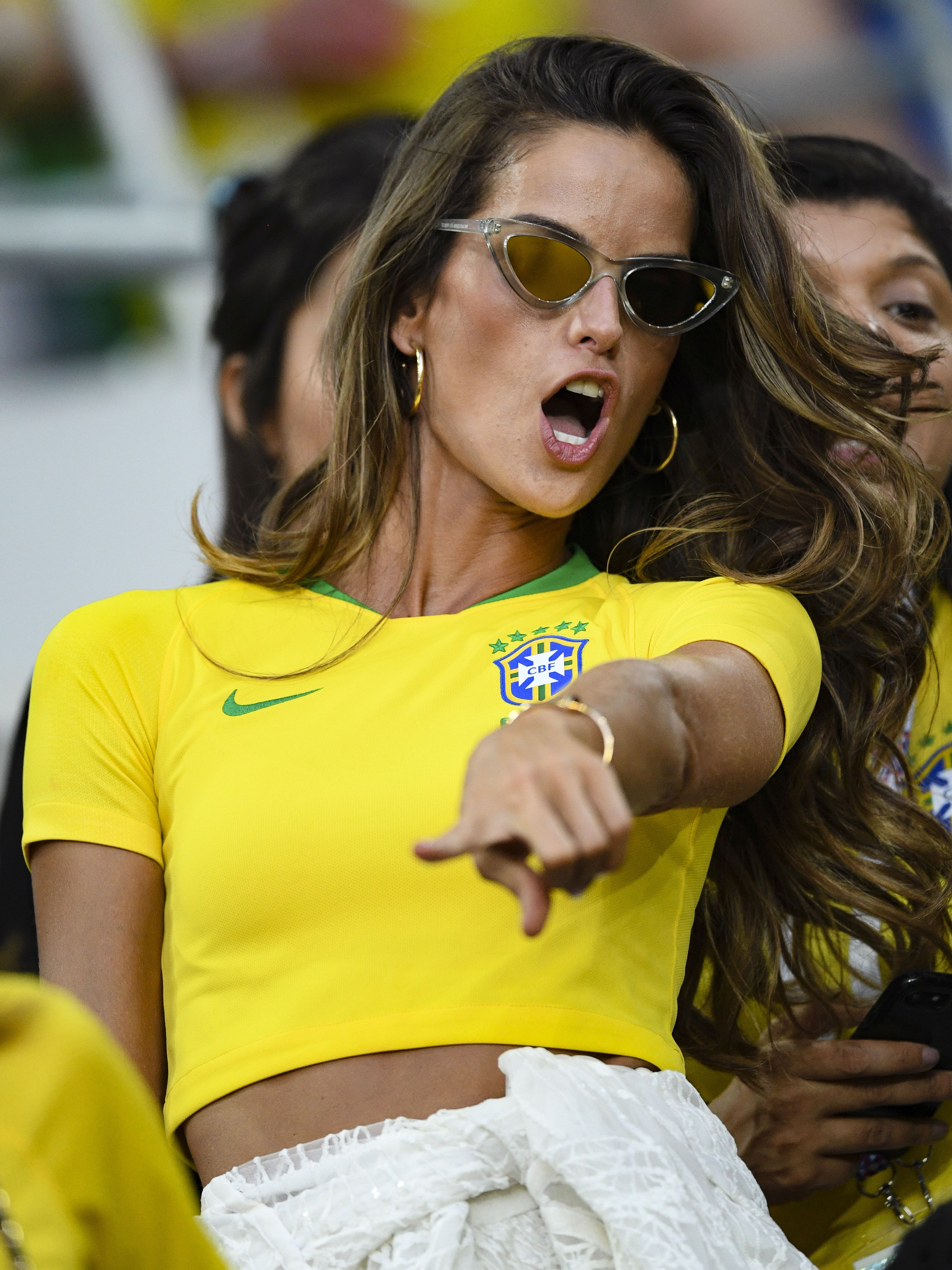 Fotbaliștii din naționala Braziliei sunt susținuți de iubite, soții și fotomodele celebre la Cupa Mondială de fotbal 2018 / GALERIE FOTO