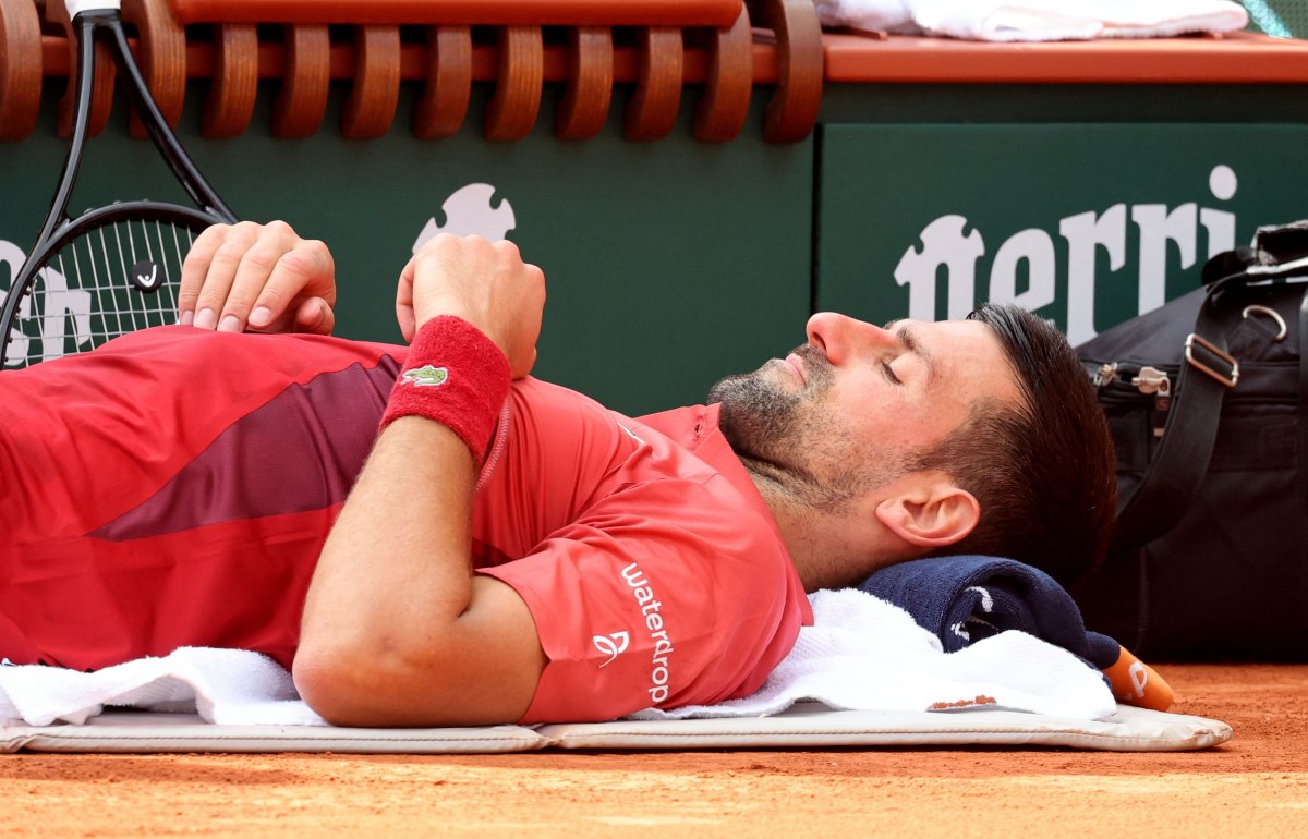 Novak Djokovici s-a retras de la Roland Garros, din cauza unei accidentări, și va pierde locul 1 în clasamentul ATP