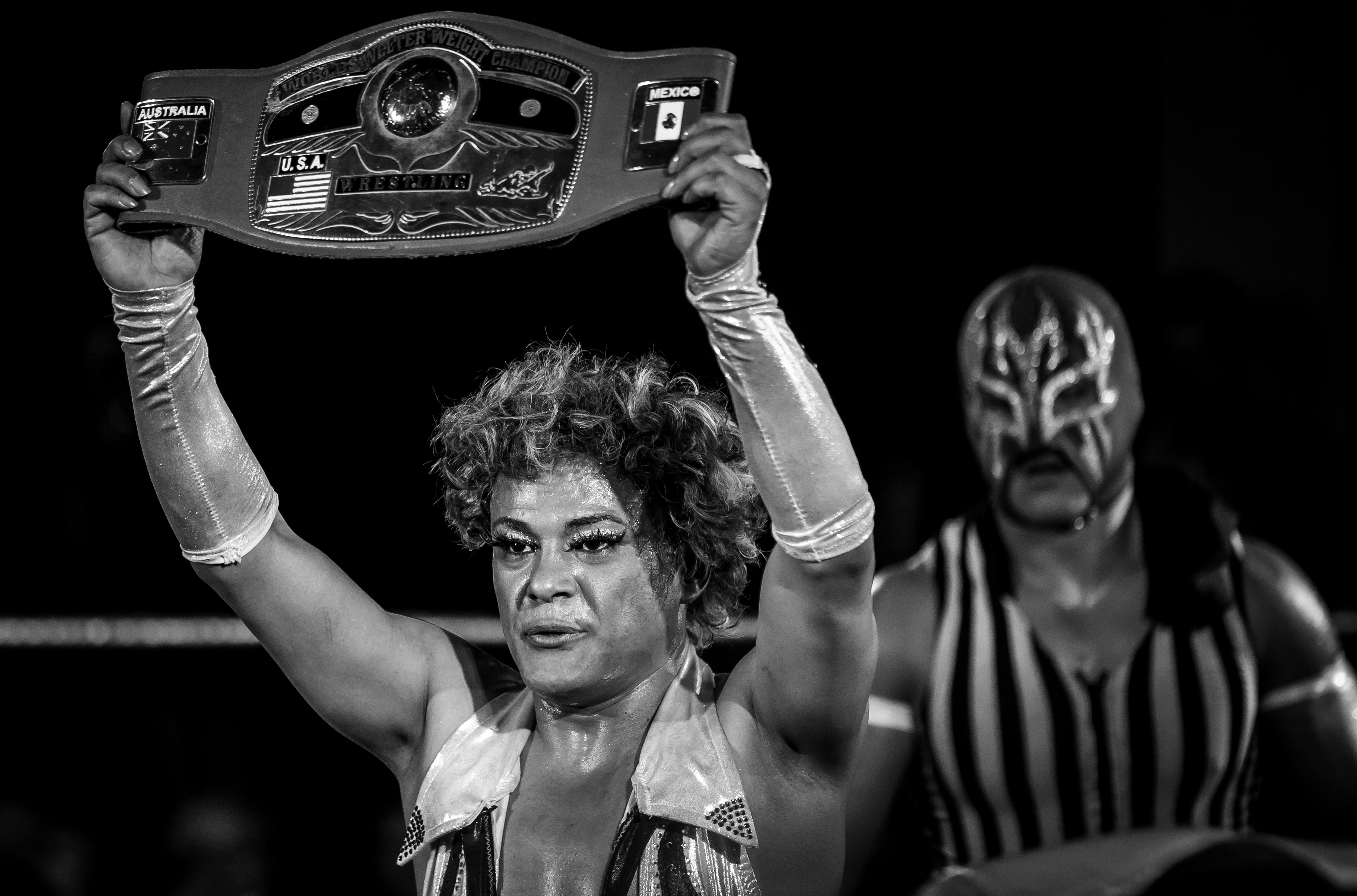 Un travestit face furori în wrestling! Feriți-vă! / GALERIE FOTO