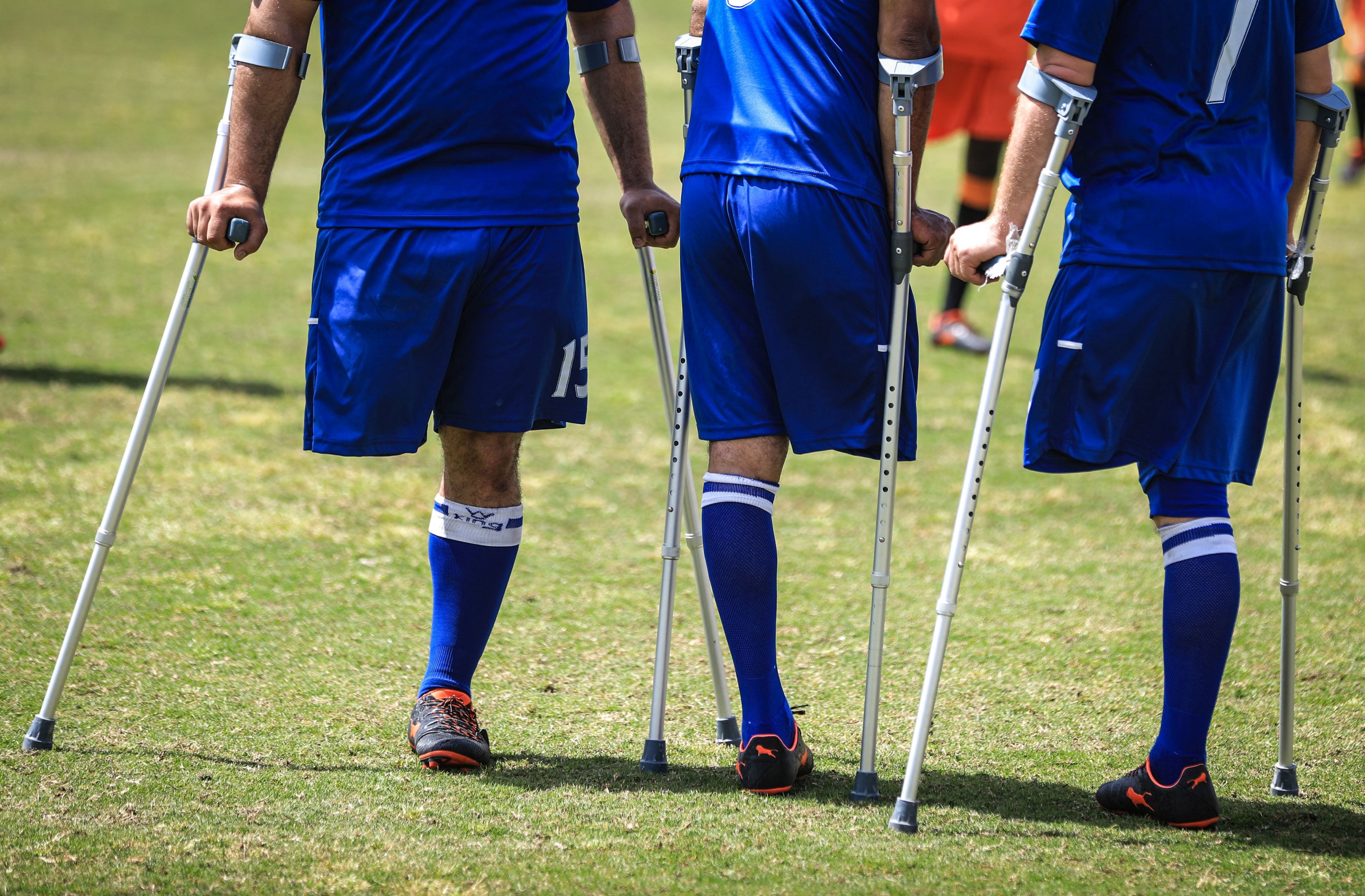 Bărbații din Gaza cu picioarele amputate își caută alinarea în fotbal | GALERIE FOTO