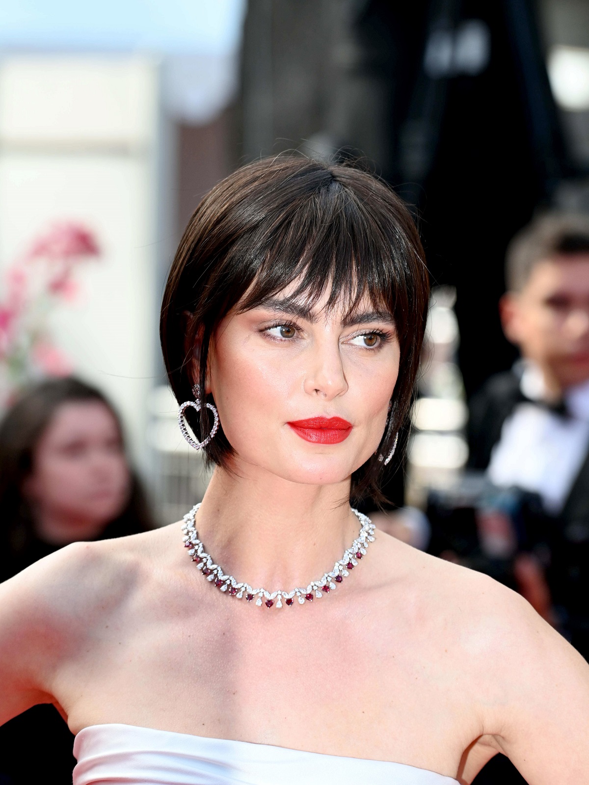 Catrinel Marlon, lecție de eleganță la Cannes 2023. Cum a apărut pe covorul roșu și la o petrecere alături de Naomi Campbell