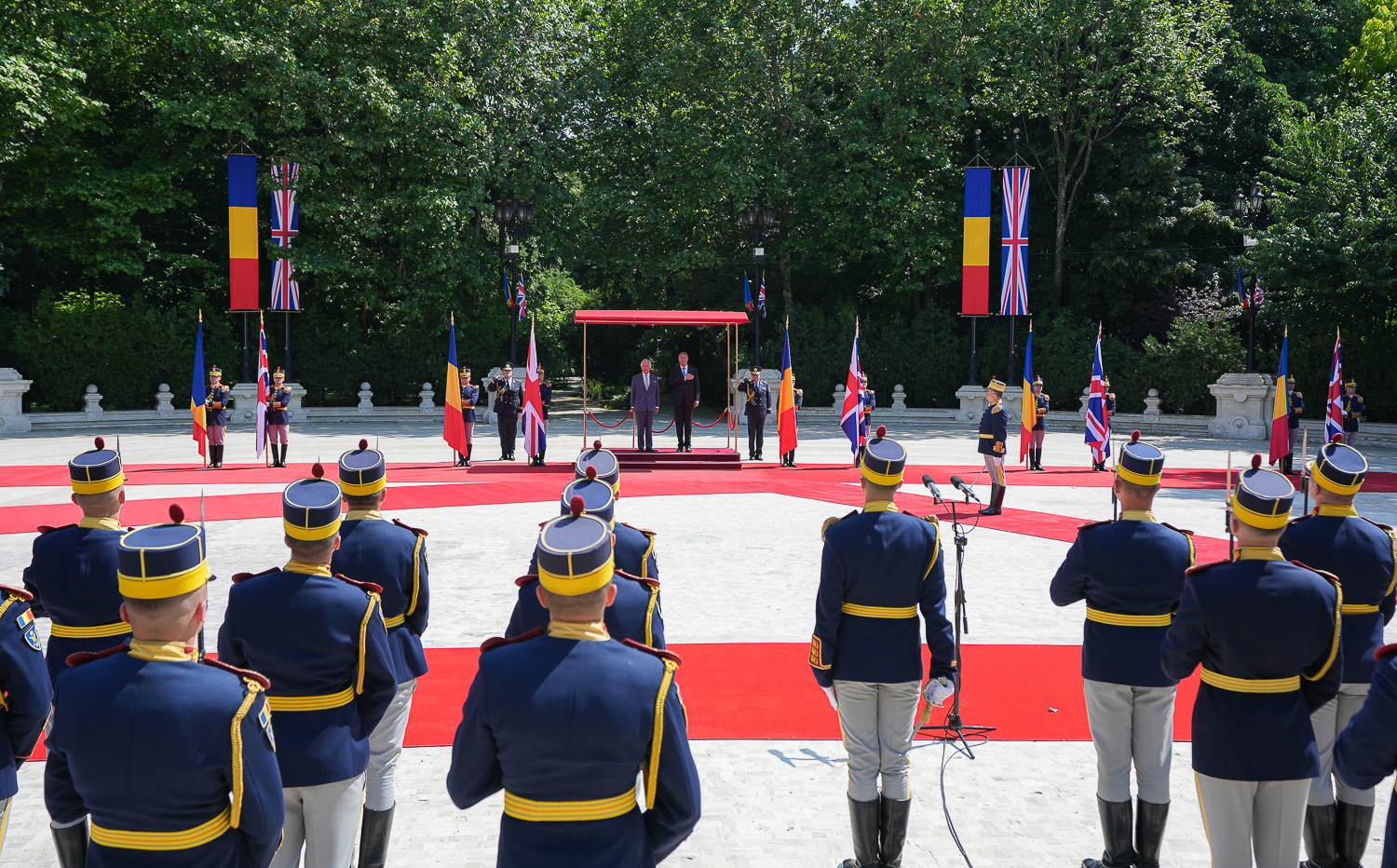 Regele Charles al III-lea a recitat din Eminescu la Palatul Cotroceni. „Întotdeauna m-am simțit acasă în România”