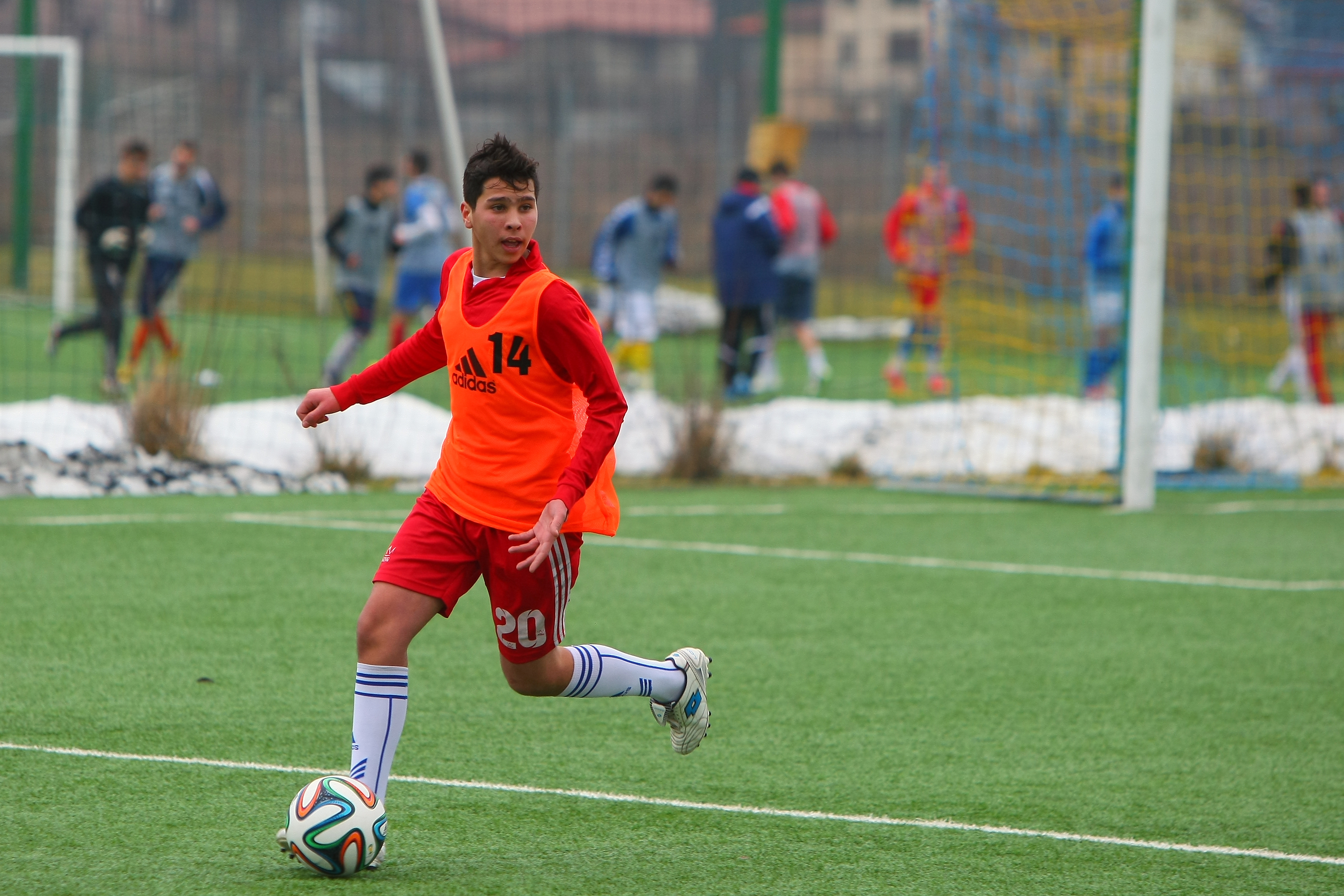 Doi puști palestineni au fugit din Gaza ca să joace fotbal în România