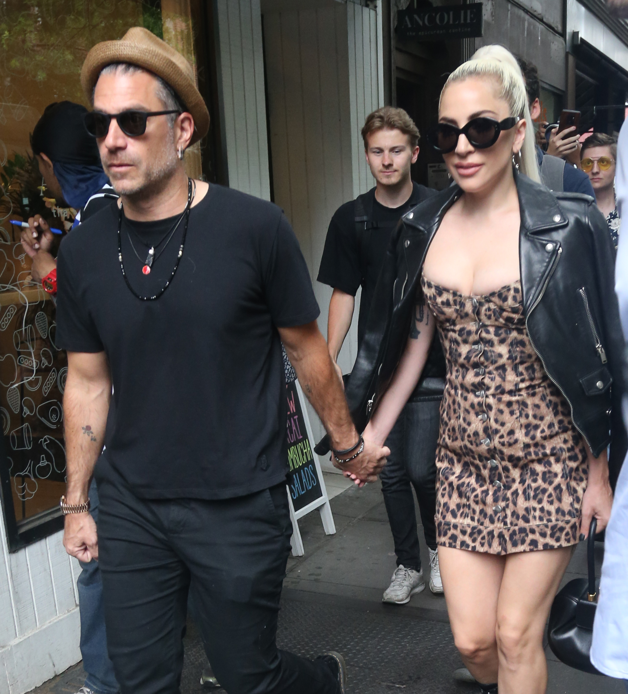 FOTO | Lady Gaga s-a despărţit de logodnicul ei, Christian Carino