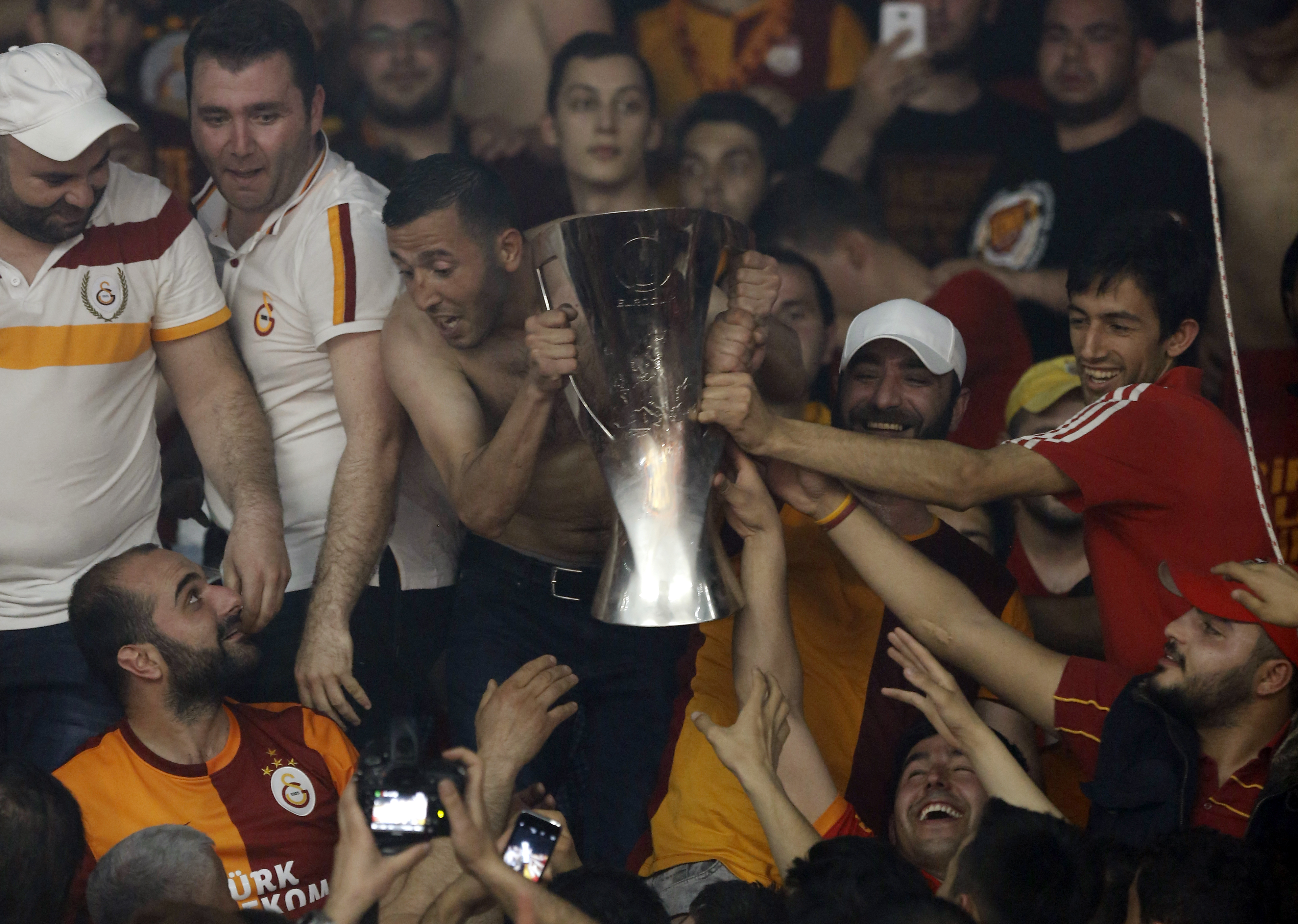 Cu un jucător care a refuzat Asesoft acum câțiva ani, Galata a câștigat Eurocup de baschet