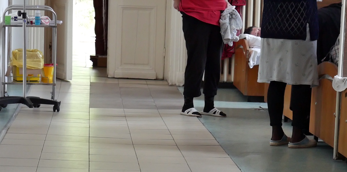 EXCLUSIV VIDEO/Sindromul Italia, suferința celor dezrădăcinate, desconsiderate, dezamăgite, umilite. Prizonierele durerii caută, la Socola, drumul spre eliberare
