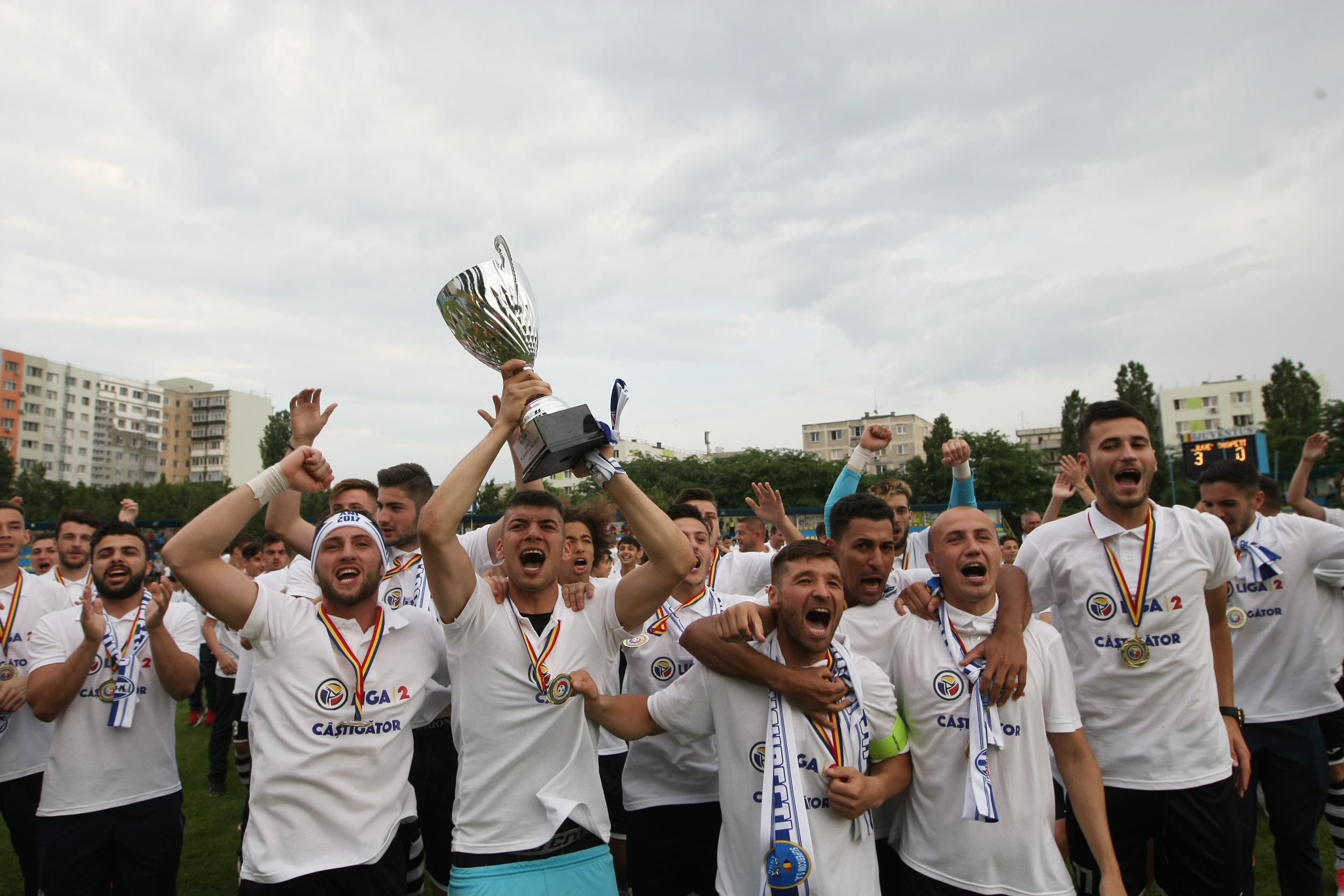 Liga 2, etapa 38. Juventus a sărbătorit promovarea. Sepsi e şi ea în Liga 1, iar UTA merge la baraj. Foresta nu s-a prezentat la Călăraşi! / FOTO