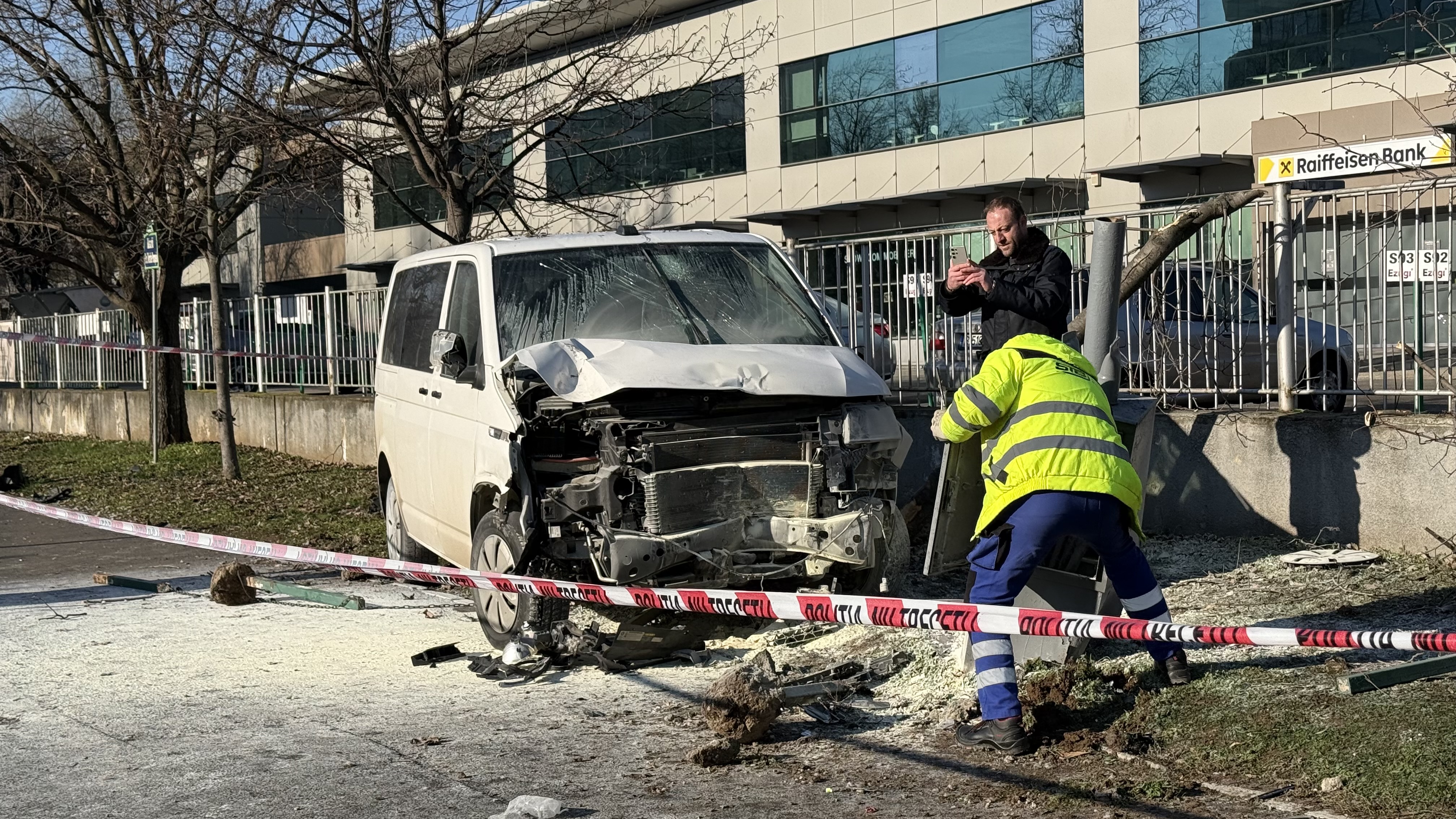 Femeie din București, spulberată de o mașină pe trotuar, pe Bulevardul Dimitrie Pompeiu. Șoferul nu era băut sau drogat