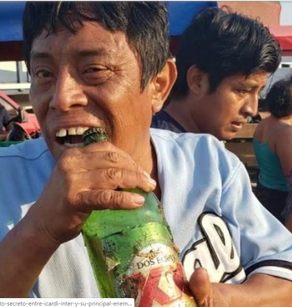 Un tir cu 40 de tone de bere s-a răsturnat, dar ce a urmat apoi e năucitor. Ce au făcut localnicii a devenit viral | FOTO
