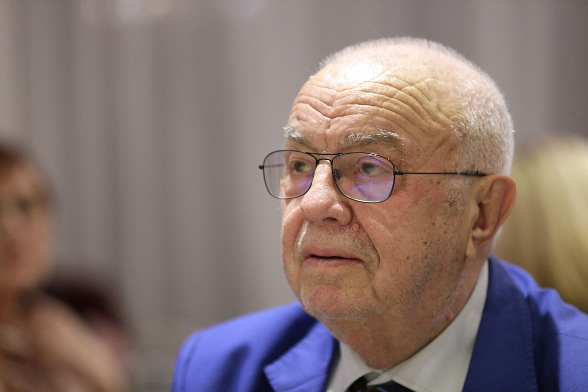 Când și unde va fi înmormântat Alexandru Arșinel. Anunțul făcut de băiatul actorului: „Tata va ajunge astăzi la ora 14 la teatru, la Tănase”