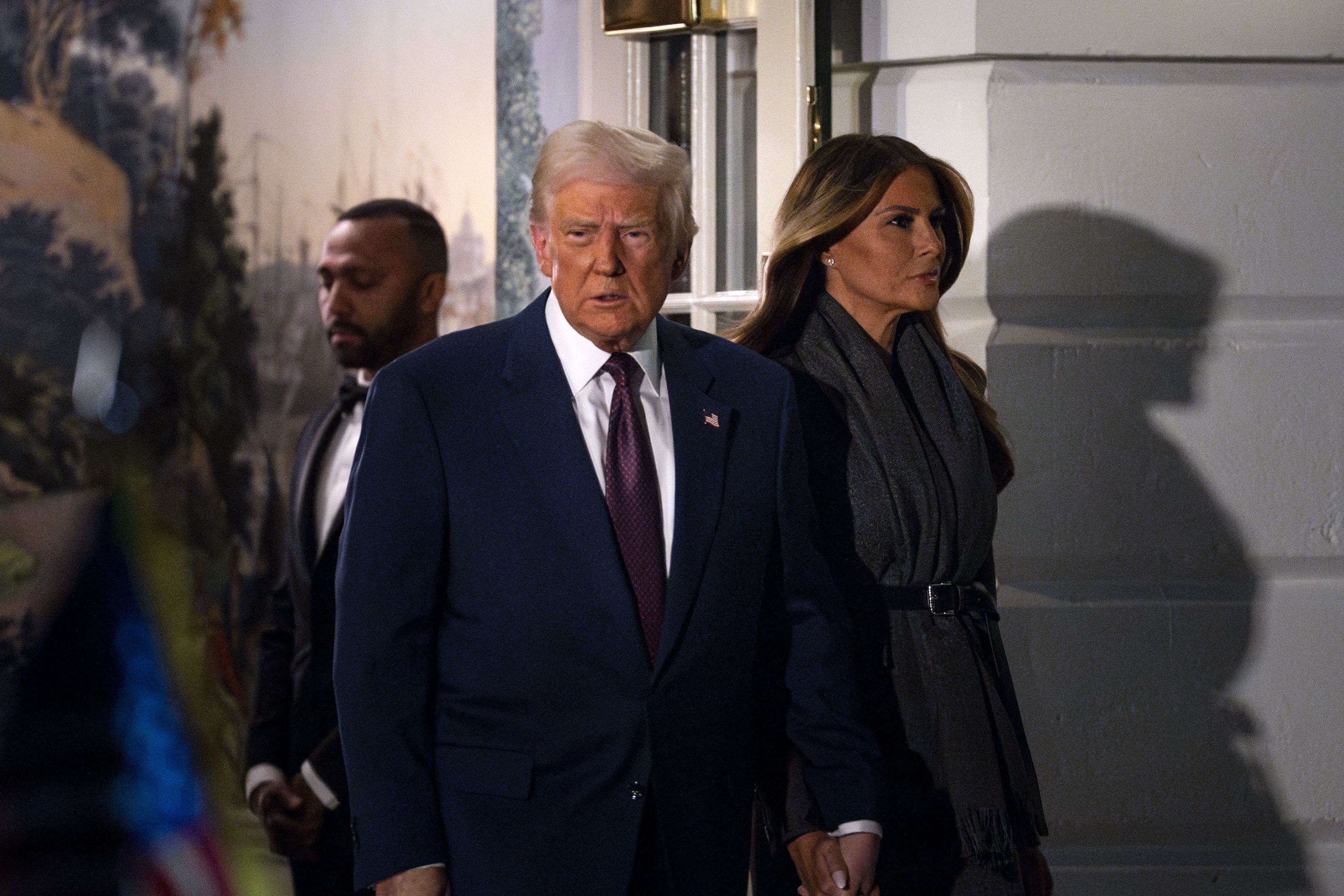 Cum a apărut Melania la discursul lui Donald Trump în fața Congresului. Suma colosală pe care a plătit-o pentru sacoul Dior