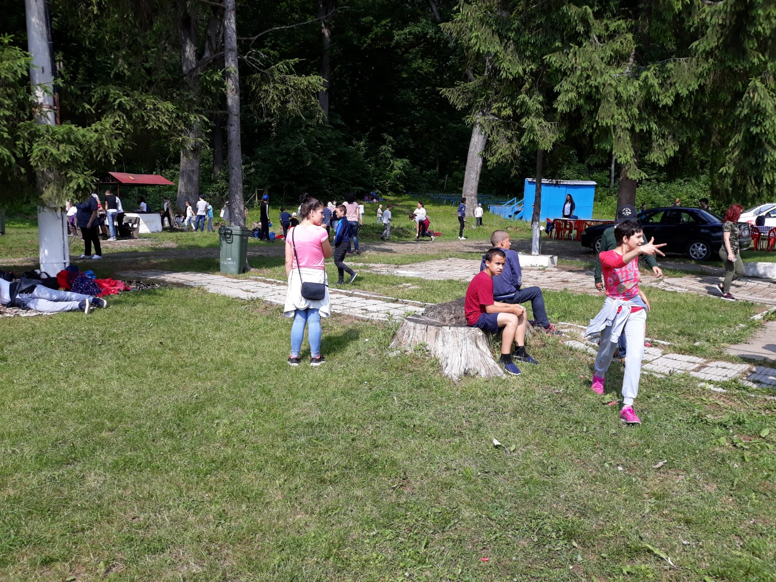 FOTOREPORTAJ: De la gârla din fundul curții la piscină cu tobogane. 600 de copiii din Vaslui văd prima oară un oraș