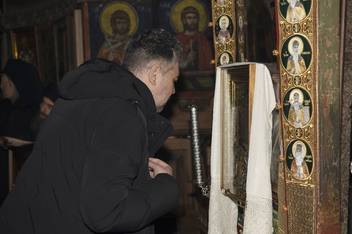 Marcel Ciolacu, din nou la Muntele Athos: „Niciun pământean nu merită o asemenea onoare”