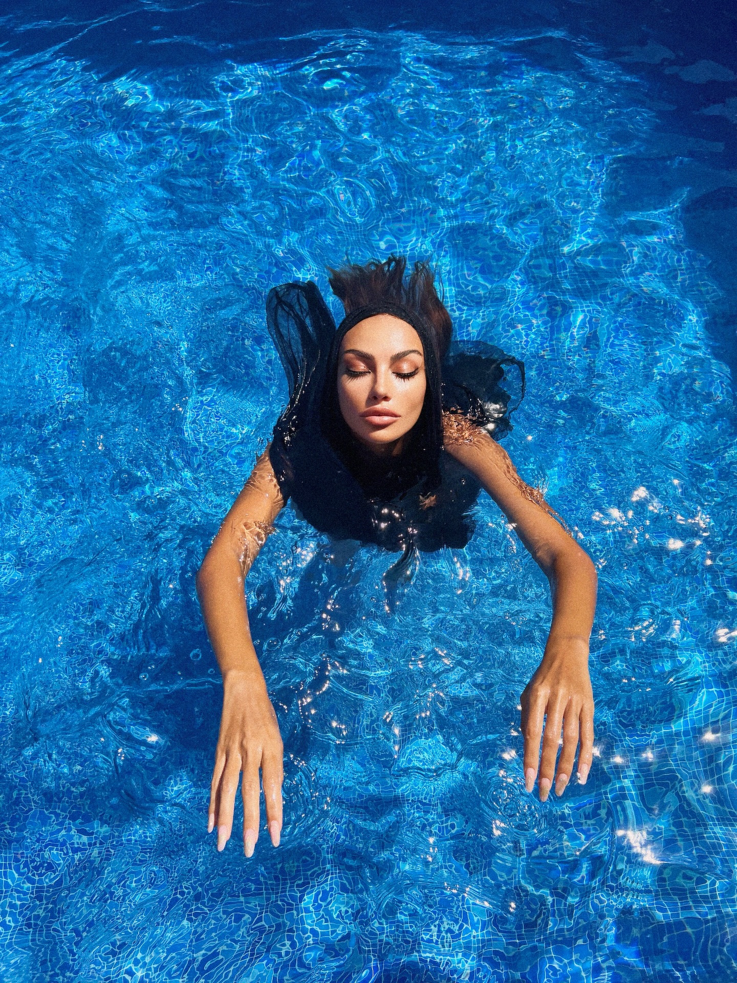 Cum a apărut Mădălina Ghenea în Qatar. A atras toate privirile la Marele Premiu de Formula 1