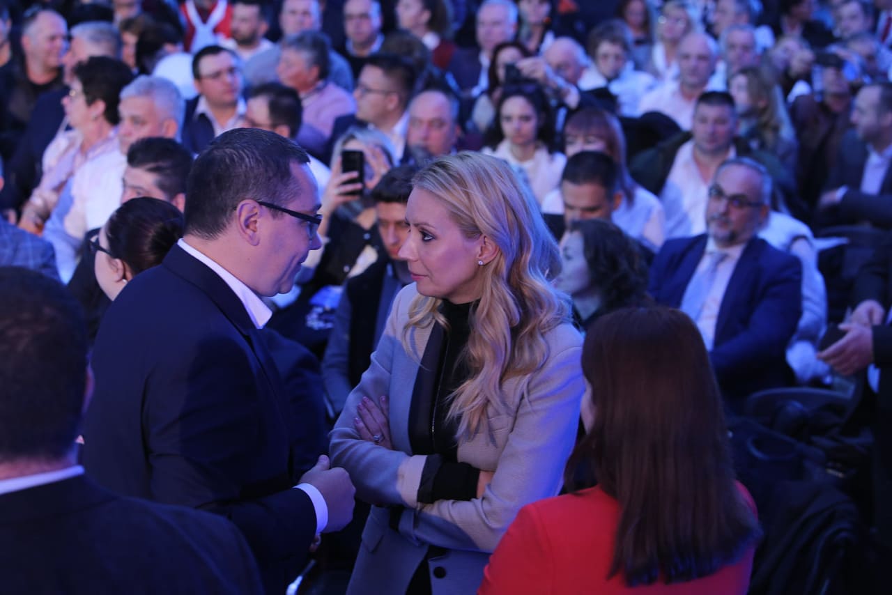 FOTO | Pro România și-a lansat candidaţii la alegerile europarlamentare. Victor Ponta, ironic la adresa lui Dragnea: "Vreau să vă anunţ că nu mă căsătoresc!"