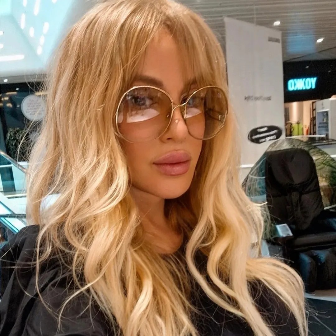 Cum se înțelege Tania Budi cu angajații ei: „Se mai întâmplă să mai ridic vocea”. Ce afaceri are vedeta alături de fratele ei