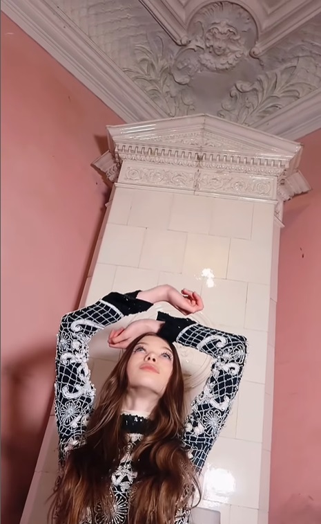 Ce a găsit Iulia Albu în podul casei sale istorice: „Este o problemă reală, ce ar trebui rezolvată”. Locuința e în plină renovare
