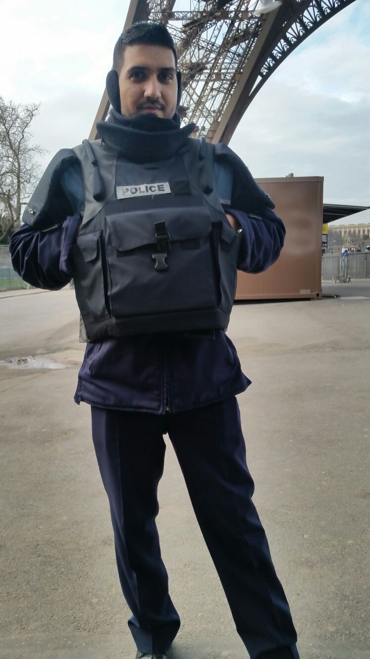 REPORTAJ: Dezvăluirile unui polițist craiovean, vorbitor de rromani. În patrulă la picioarele Tour Eiffel: “Polițiștii erau ținte pentru teroriști”