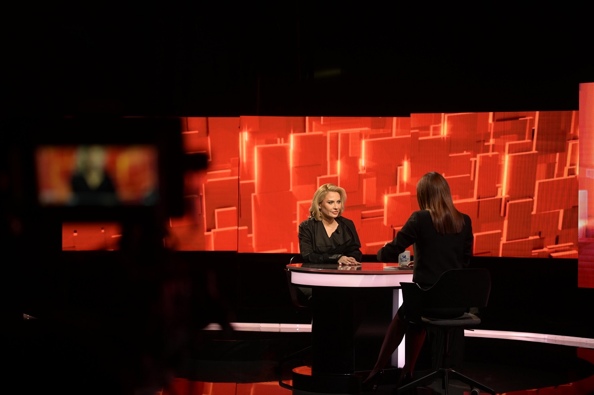 Adina Buzatu a avut o afacere cu fier vechi. Câți bani câștiga și cine a ajutat-o: „Exportam din portul Constanța. Eu aveam relațiile interne”